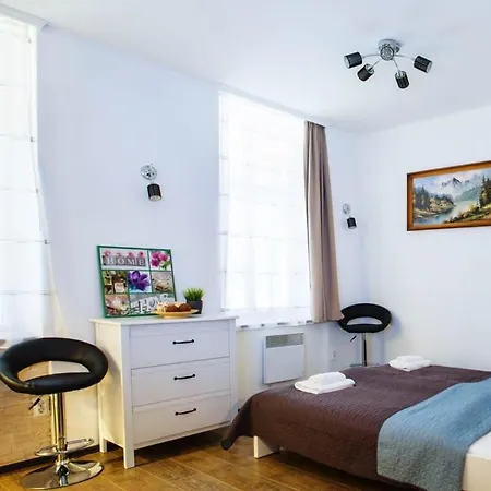 Very Central, Comfy Apartment *