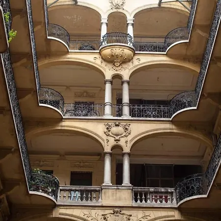 Very Central, Comfy شقة *